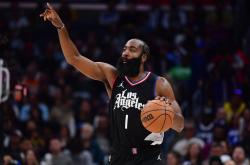 开云体育官方网站-江苏队逆转魔术，伦纳德刷新纪录