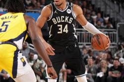 开云体育-关于雄鹿主场大胜勇士，字母哥三双数据全面的信息