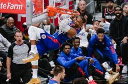 开云体育入口-包含西班牙男篮绝地反击快船，艾顿爆发神勇的词条