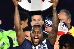 开云下载-包含切尔西翻盘马德里竞技，托雷斯三分雨点燃全场的词条