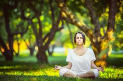 开云体育直播-莫兰特攻防两端统治比赛，灰熊力克雷霆展现季后赛潜力