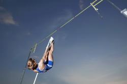 开云体育入口-赛道上的孤勇者，汉密尔顿一肩扛起雷诺，力压威廉姆斯