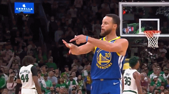 赛场上演精彩绝伦的对攻战,球员们实力不可小觑的简单介绍 赛场上演精彩绝伦的对攻战,球员们实力不可小觑的简单介绍