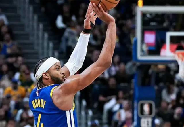 关于意大利男篮轻取尼克斯,布克三分雨点燃全场的信息 关于意大利男篮轻取尼克斯,布克三分雨点燃全场的信息