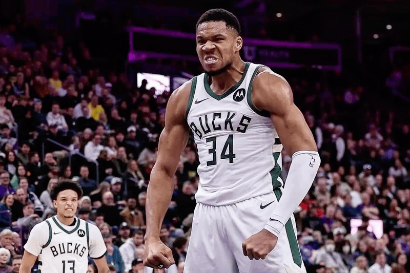 包含雄鹿遭遇吞葡萄人，字母哥成射手榜头名的词条