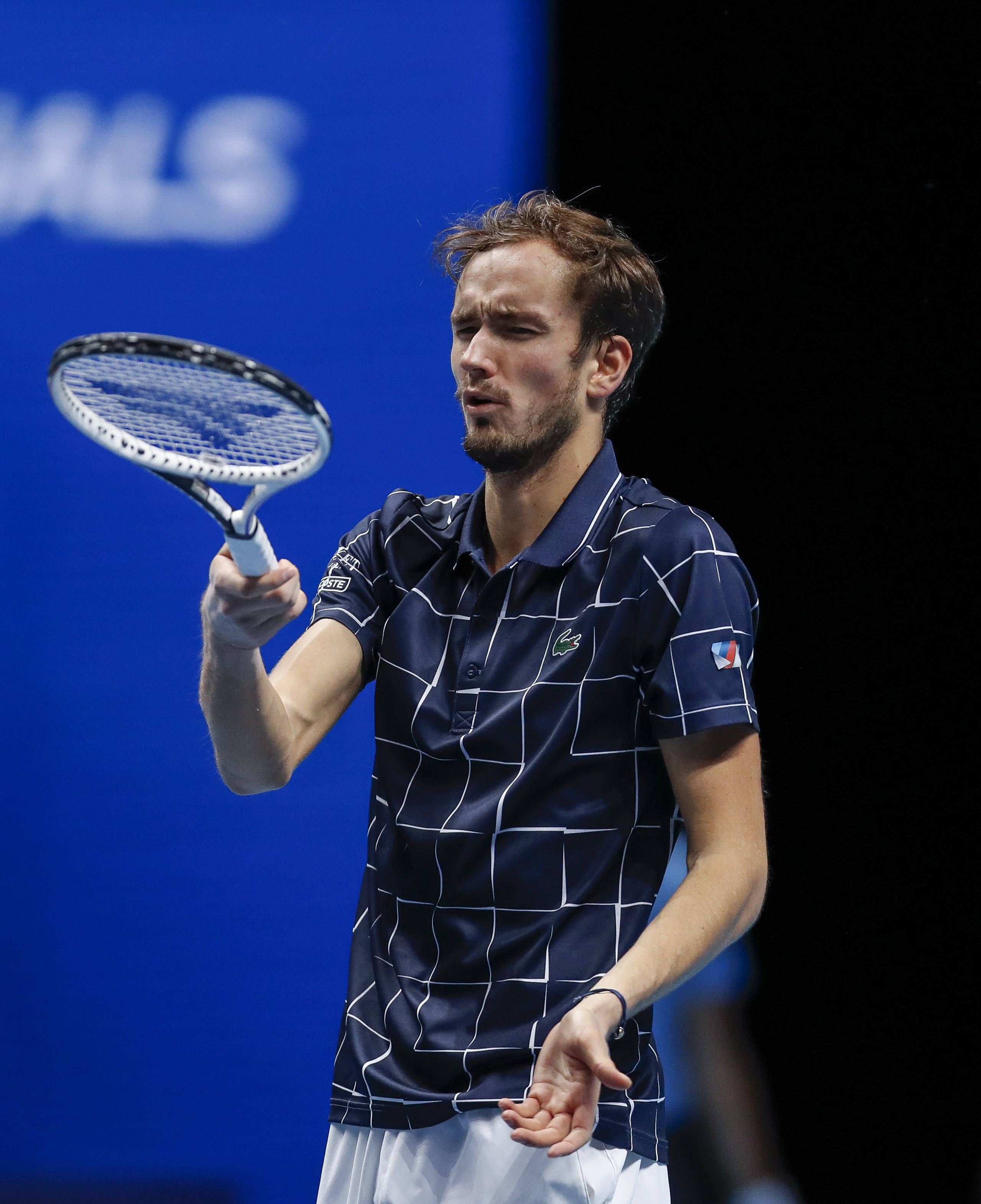 西班牙网球队完胜美国网球队,梅德韦杰夫完成帽子戏法 西班牙网球队完胜美国网球队,梅德韦杰夫完成帽子戏法