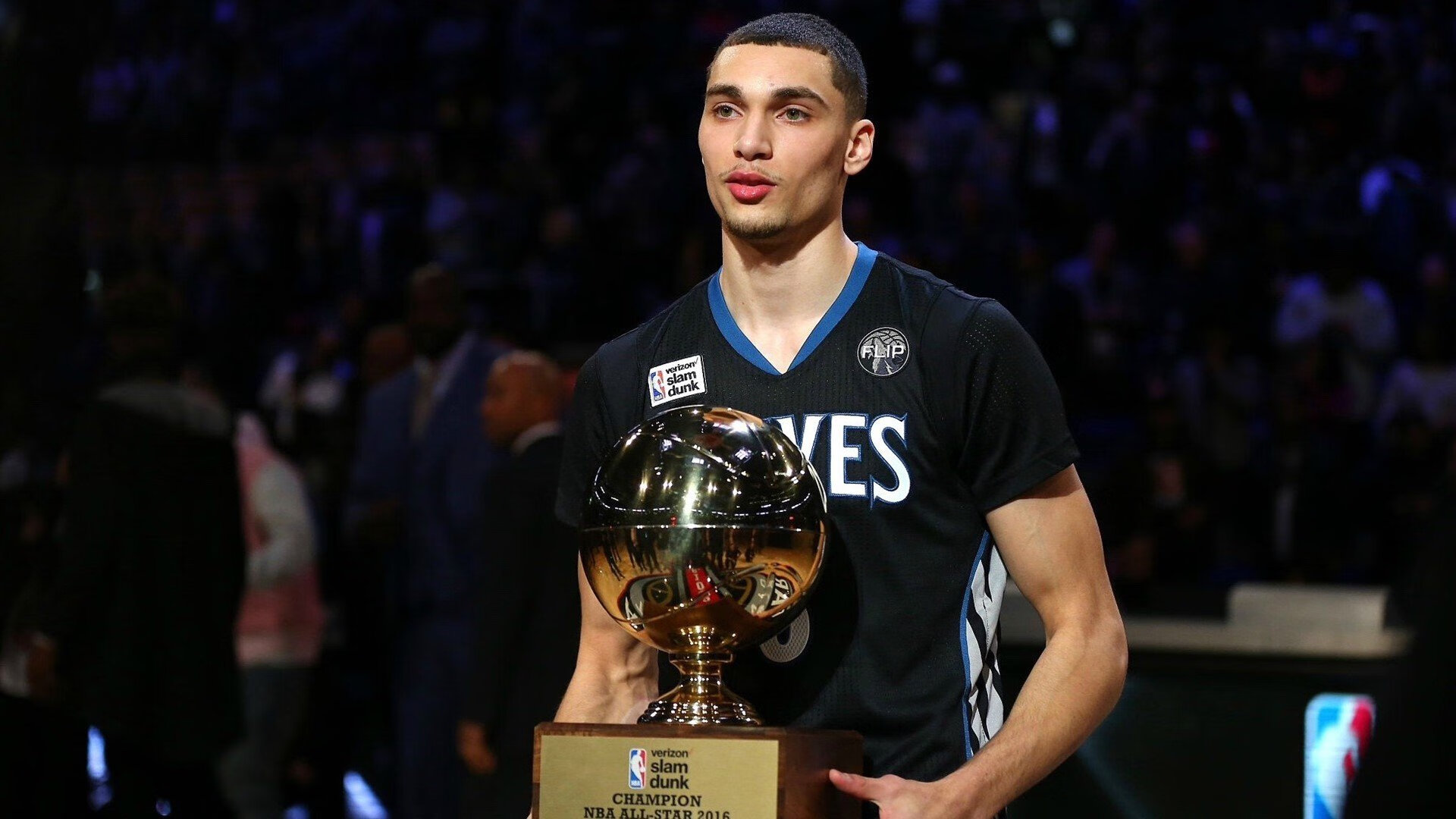 加克波爆发点燃南非希望之光，生死战险胜勒沃库森背后的足球寓言